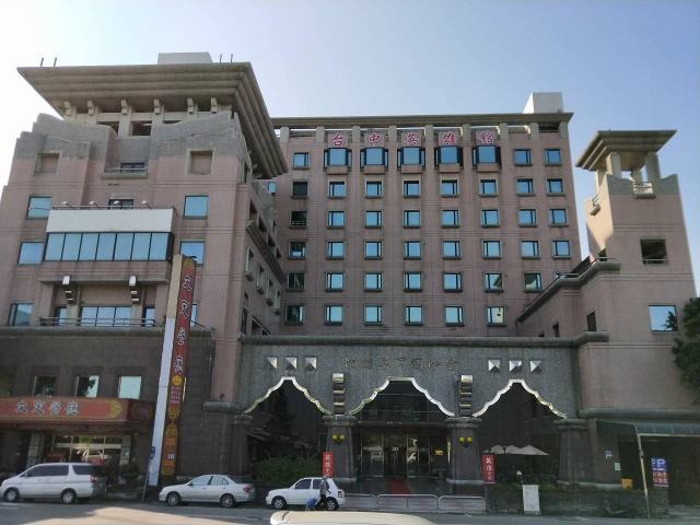 台中英雄館牆面廣告出租